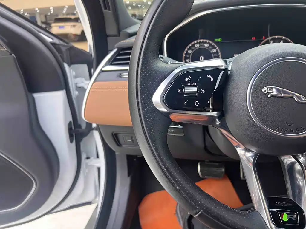 Jaguar XFL — миниатюра 19