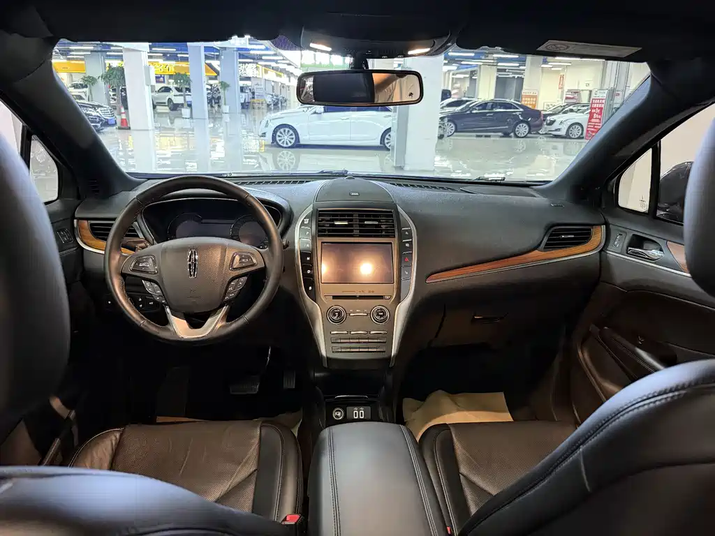 Lincoln MKC — миниатюра 12
