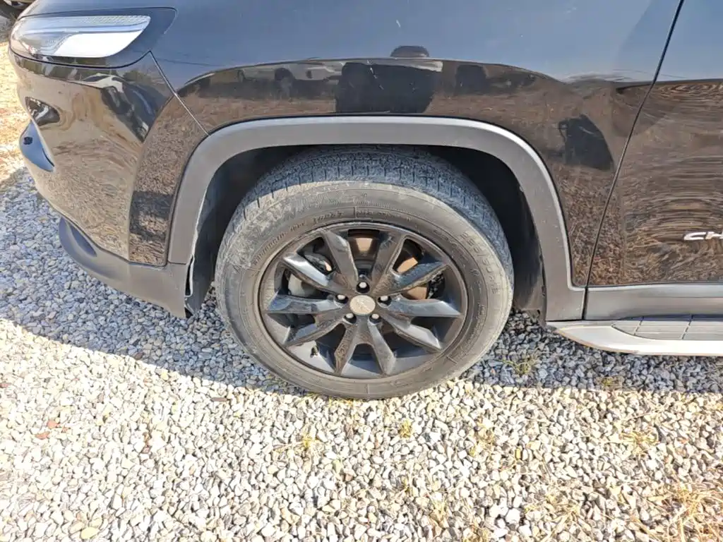 Jeep Cherokee — миниатюра 23
