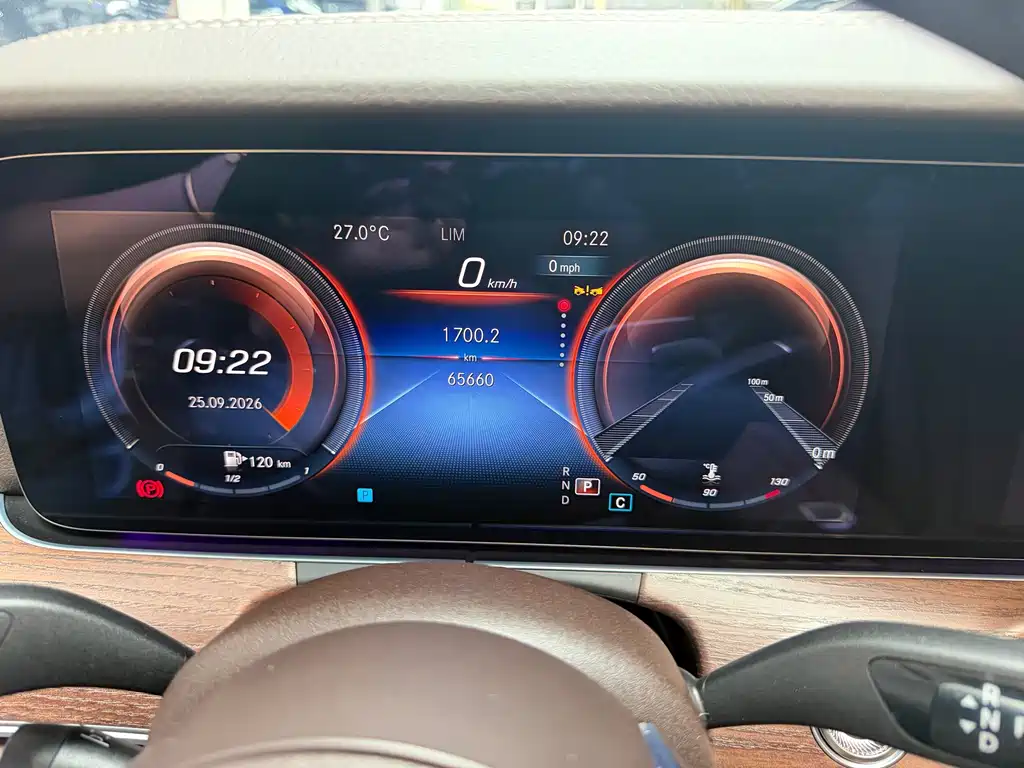 Mercedes-Benz E-Class — миниатюра 14