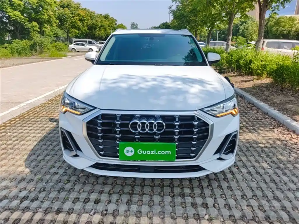 Audi Q3 2023 35 TFSI Fashion (1.4T)