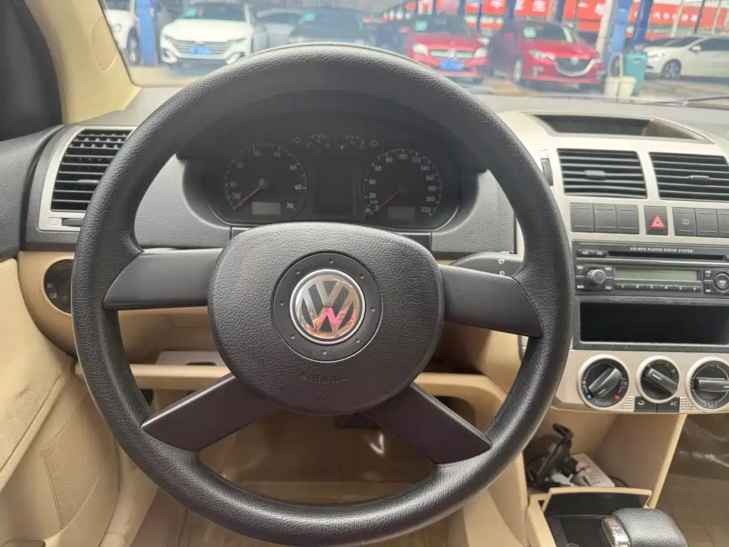 Volkswagen Polo 2007 1.6L AT