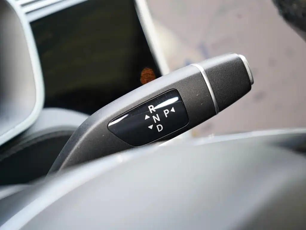 Tesla Model S — миниатюра 8