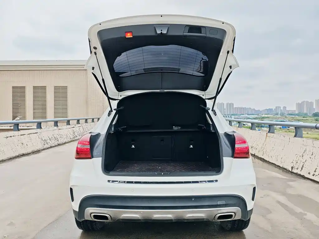 Mercedes-Benz GLA — миниатюра 19