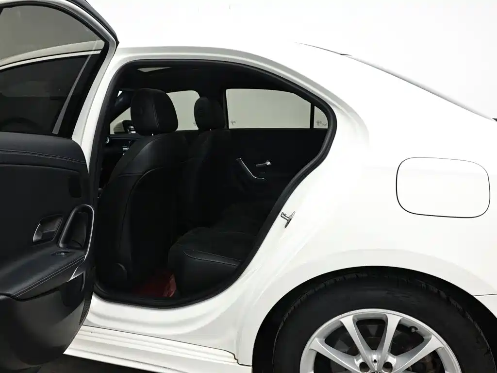Mercedes-Benz A-Class — миниатюра 14