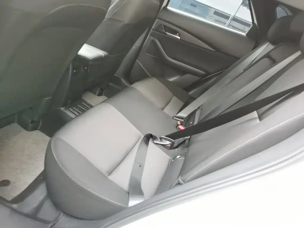 Mazda CX-30 EV — миниатюра 17