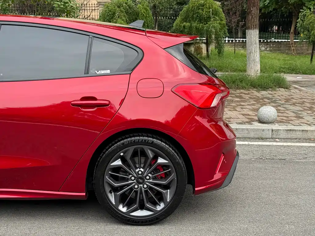 Ford Focus — миниатюра 9
