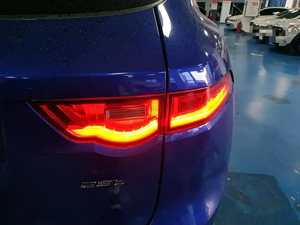 Jaguar F-PACE — миниатюра 8