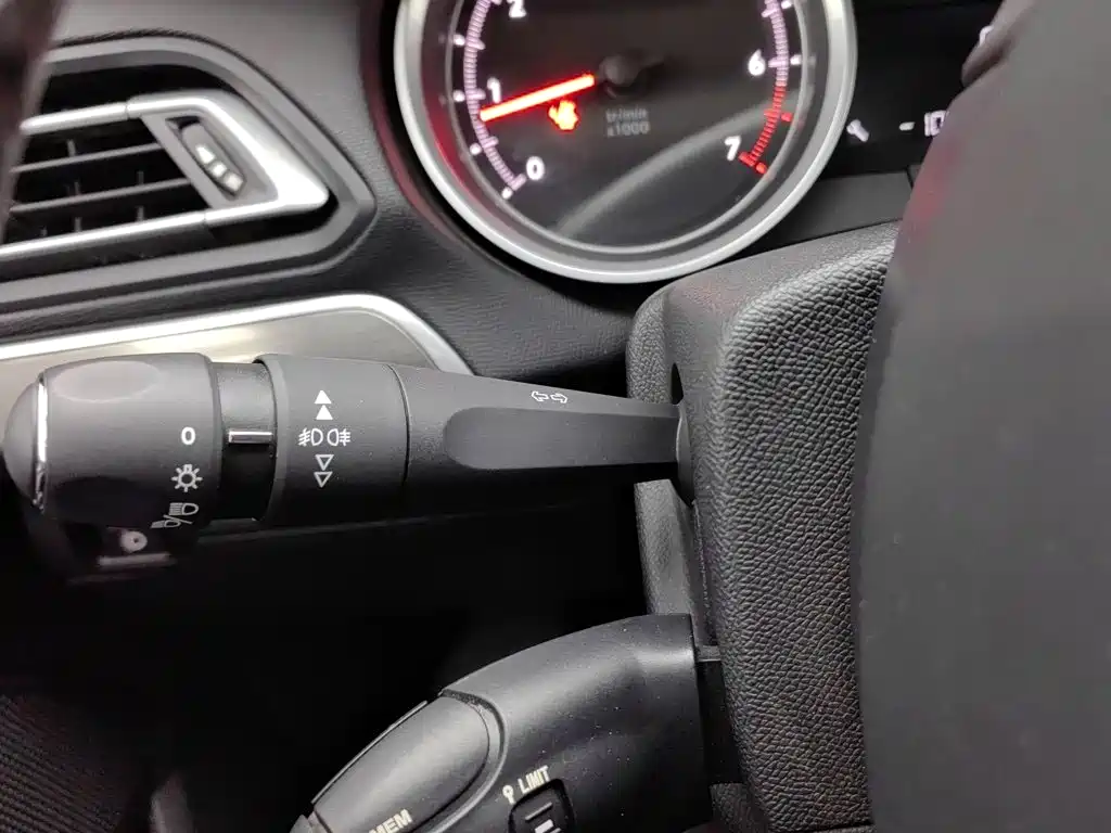 Peugeot 408 — миниатюра 21