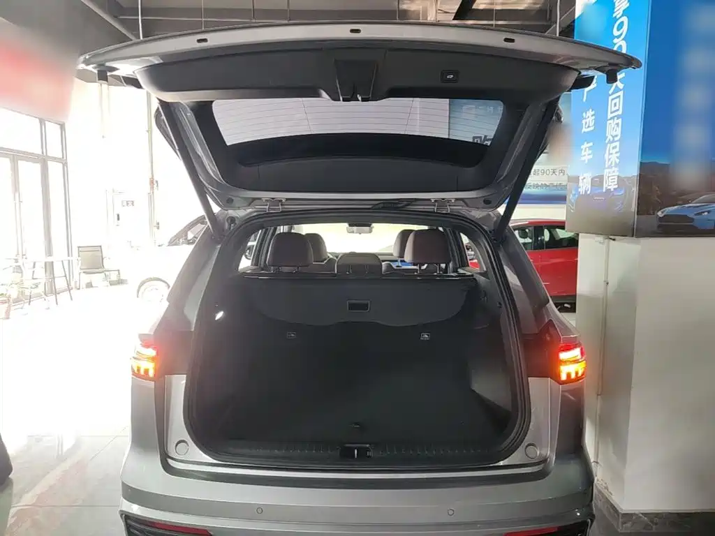 Geely Xingyue L — миниатюра 19