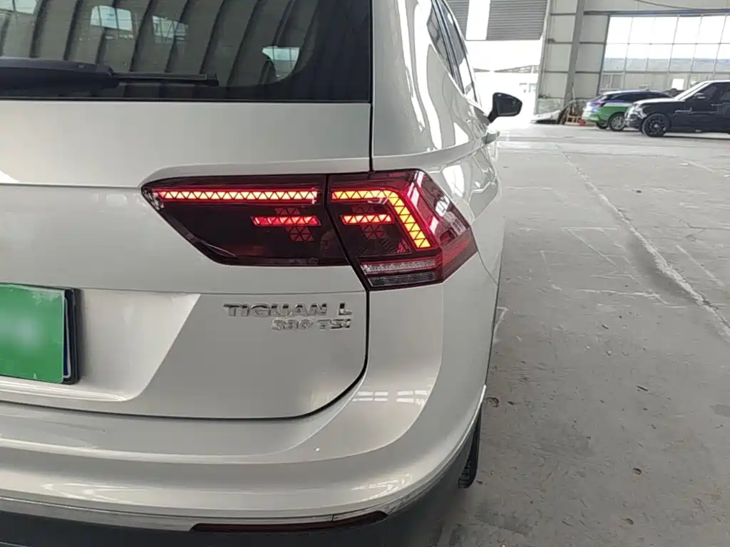 Volkswagen Tiguan L L 2017 380TSI AT Luxury