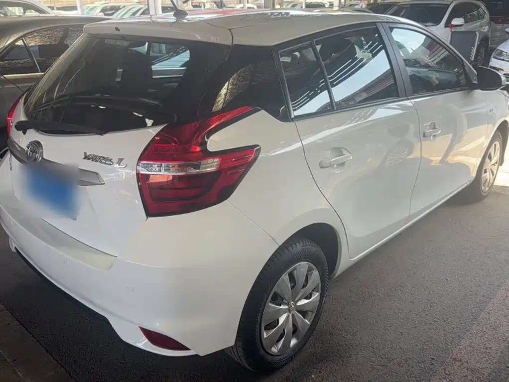 Toyota Yaris L — миниатюра 11