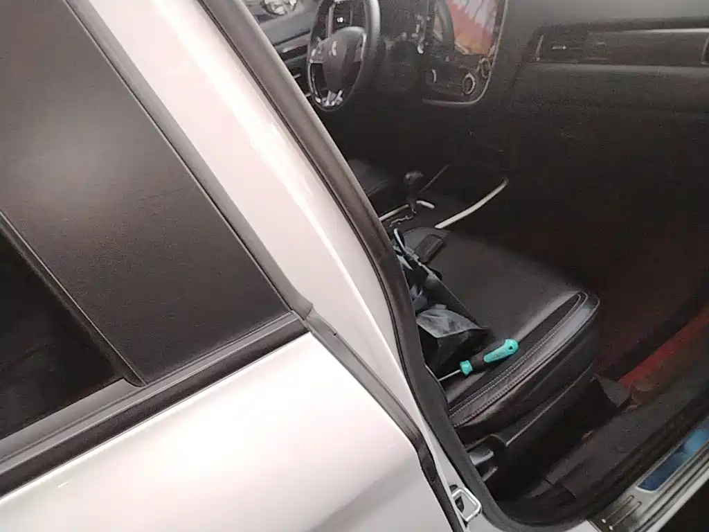 Mitsubishi Outlander — миниатюра 25