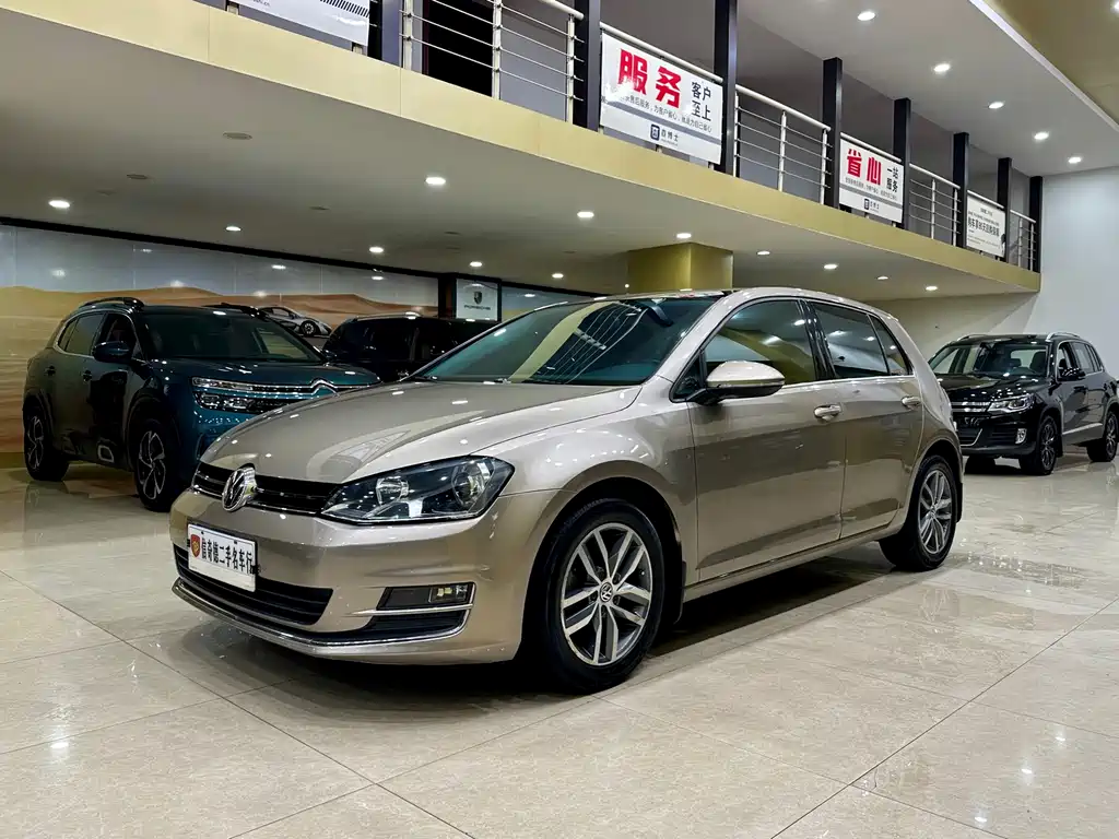 Volkswagen Golf 2016 230TSI AT Luxury