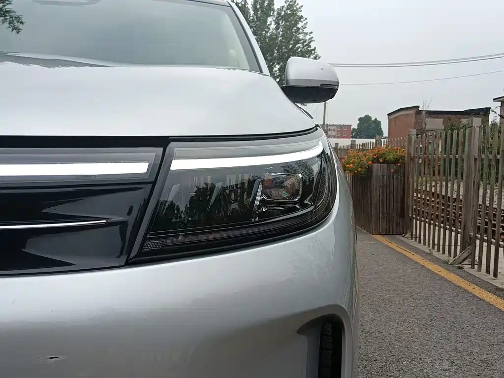 HONGMENG ZHIXING ASK THE WORLD M7