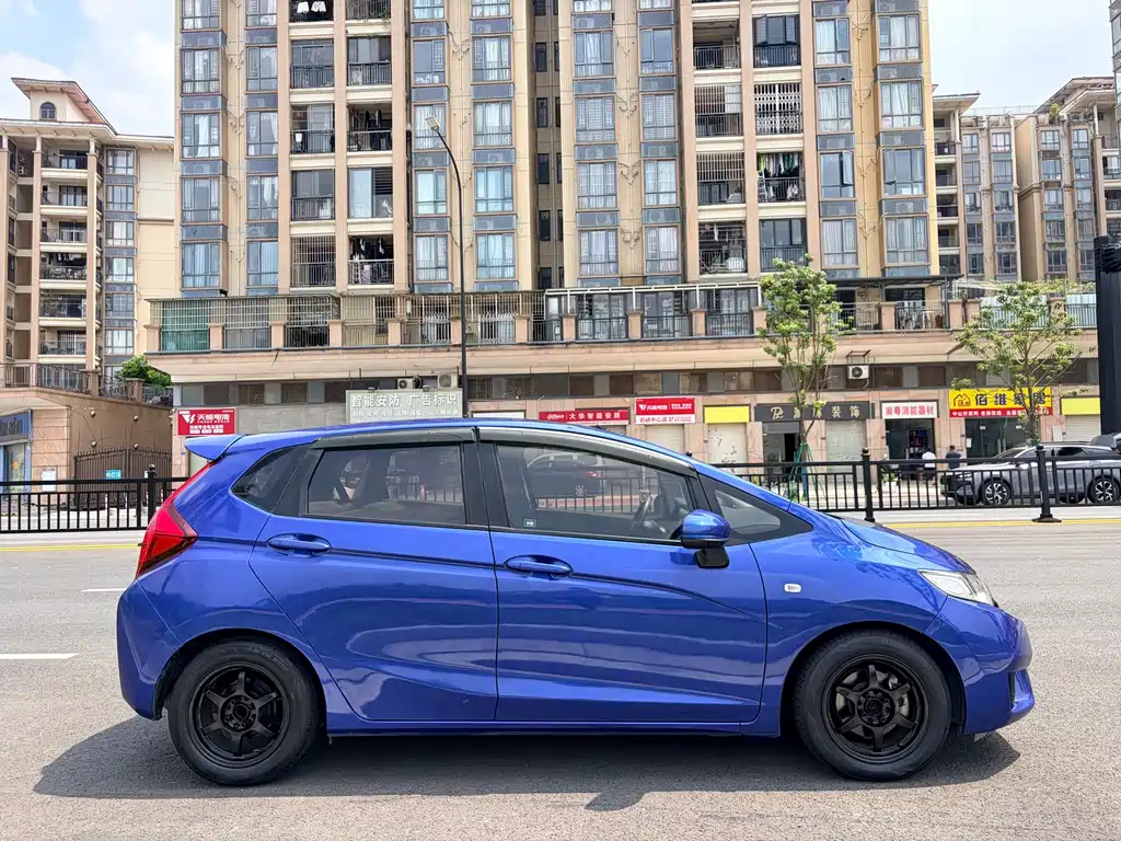 Honda Fit — миниатюра 7