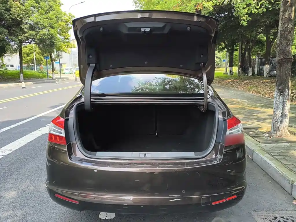 Peugeot 408 — миниатюра 19