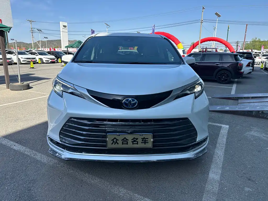 Toyota Sienna 2023