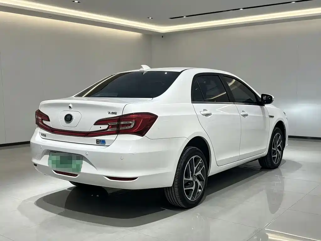 BYD Qin NEV — миниатюра 4