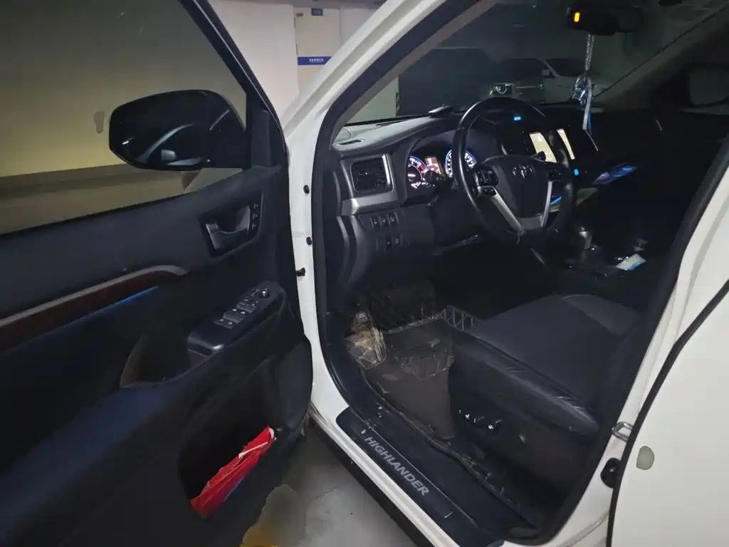 Toyota Highlander — миниатюра 12