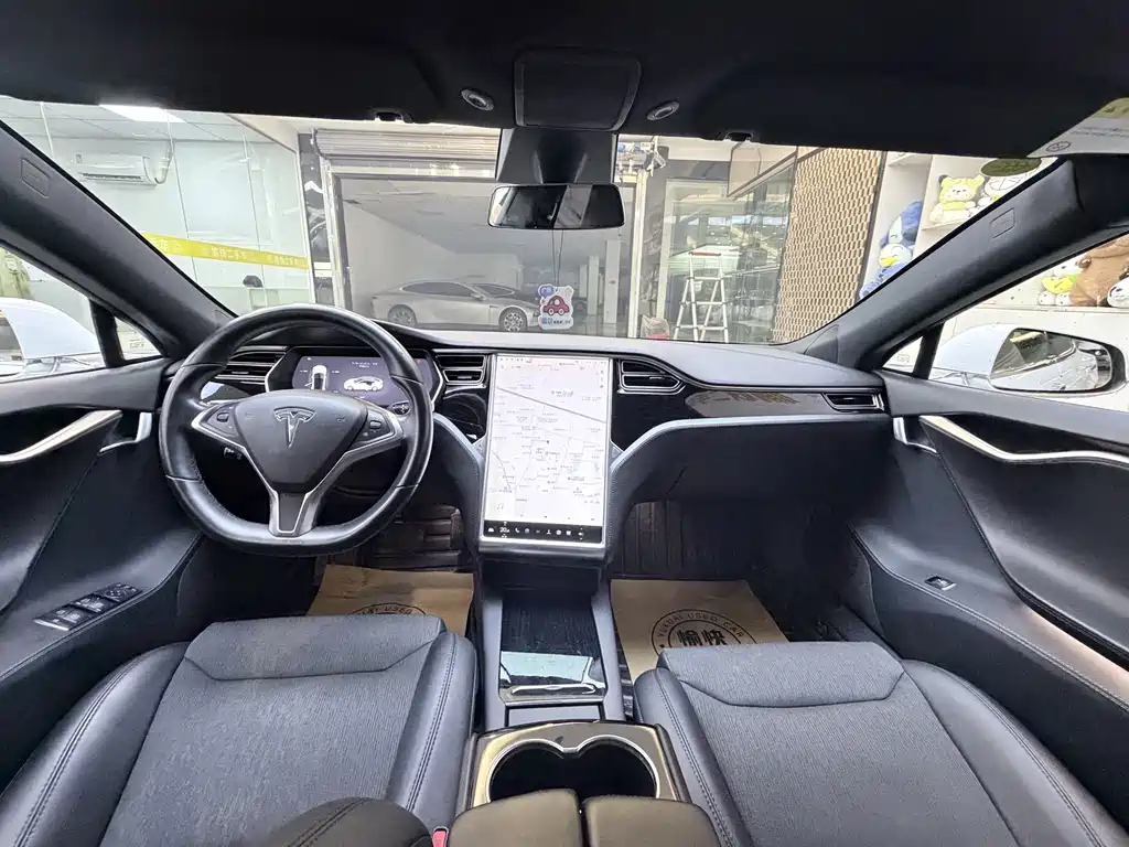 Tesla Model S — миниатюра 11