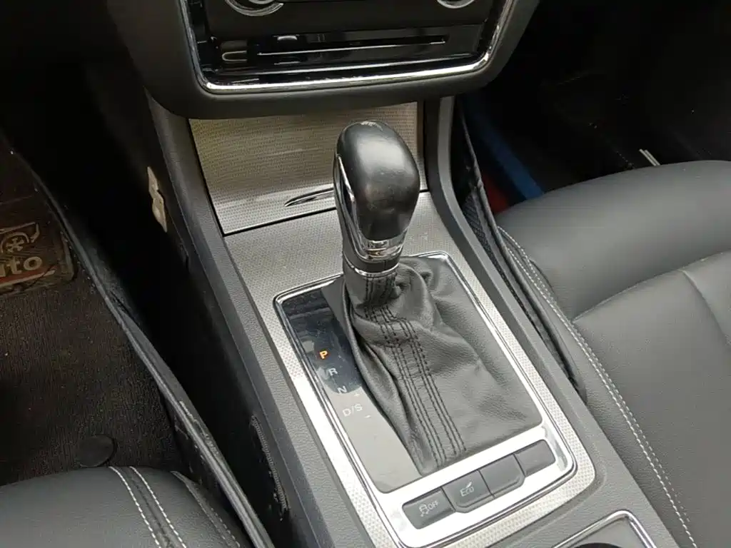 Roewe i6 Classic — миниатюра 14