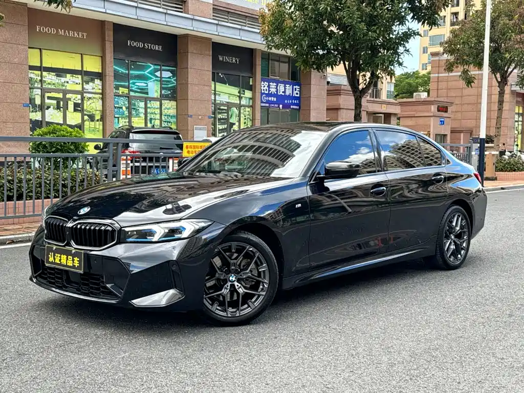 宝马3系 2025款 330Li 尊享型 M运动曜夜套装 2025