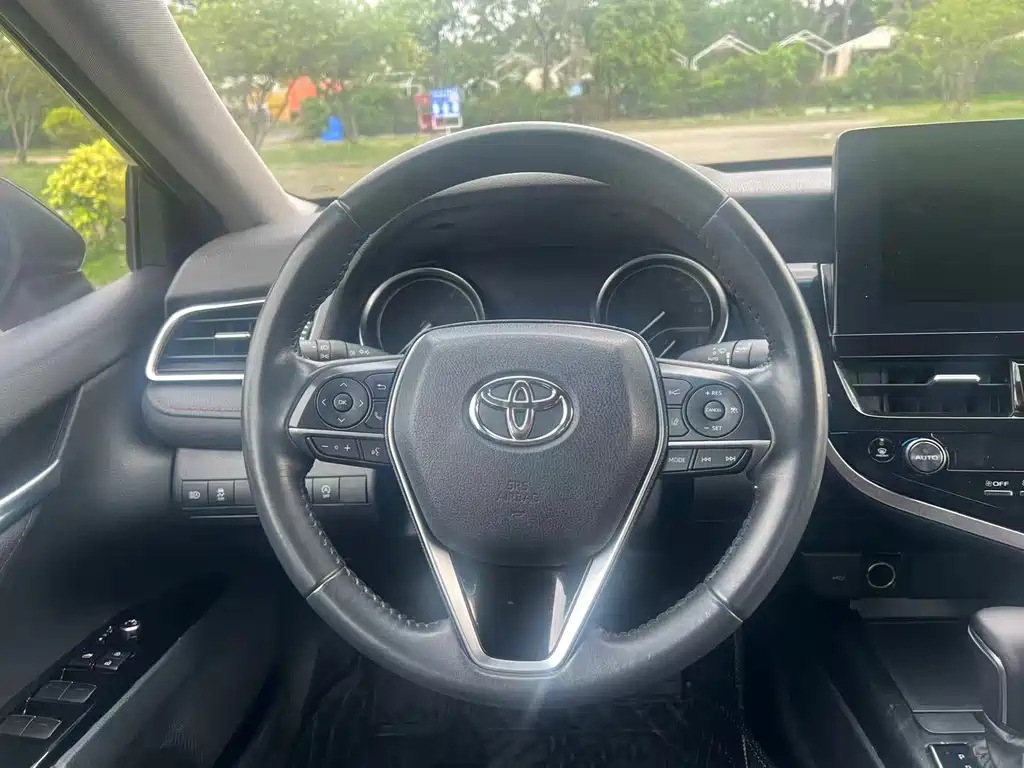 Toyota Camry 2021 2.0G Luxury