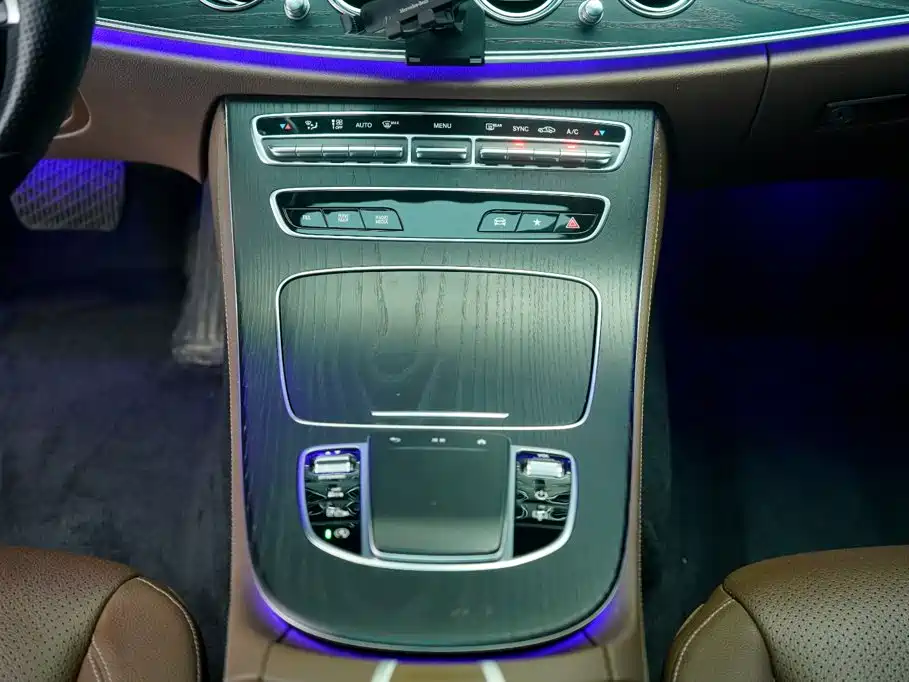 Mercedes-Benz E-Class — миниатюра 18