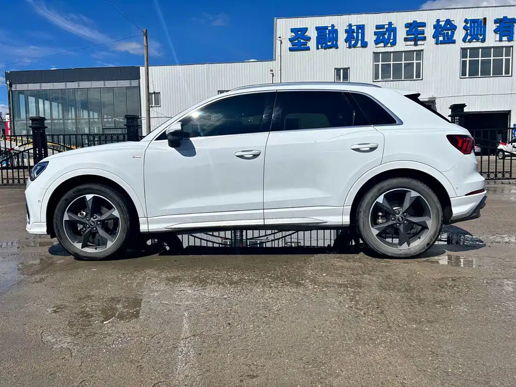 Audi Q3 2022 35 TFSI Fashion