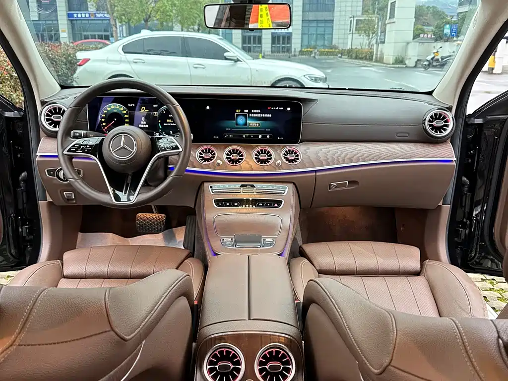 Mercedes-Benz E-Class — миниатюра 15
