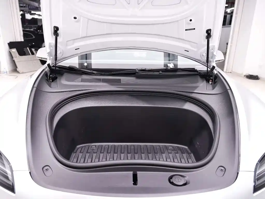 Tesla Model 3 — миниатюра 14