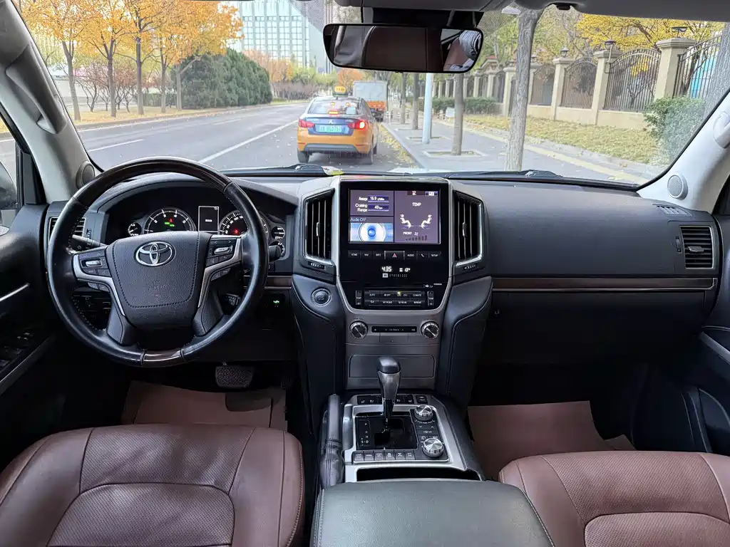 Toyota Land Cruiser 2019 5.7L