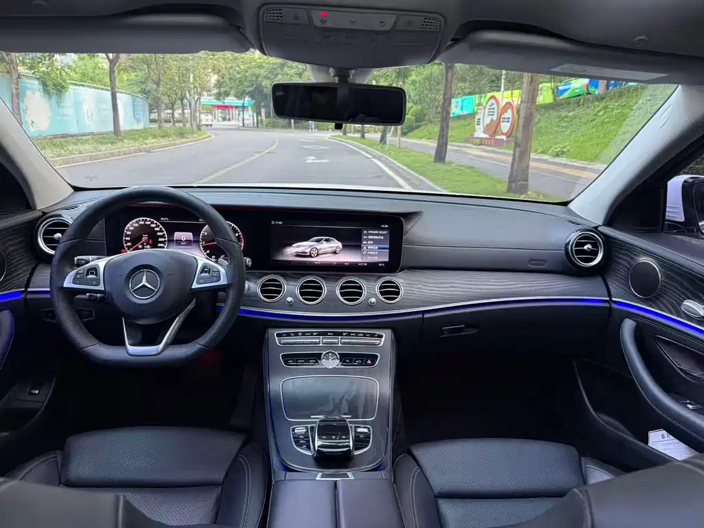 Mercedes-Benz E-Class — миниатюра 5