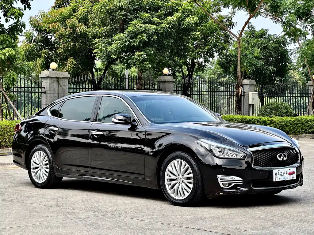 Infiniti Q70 — миниатюра 3