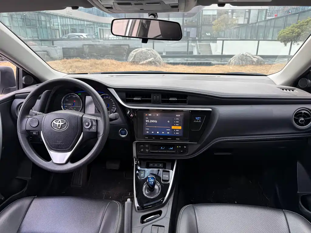 TOYOTA COROLLA DUAL ENGINE E+