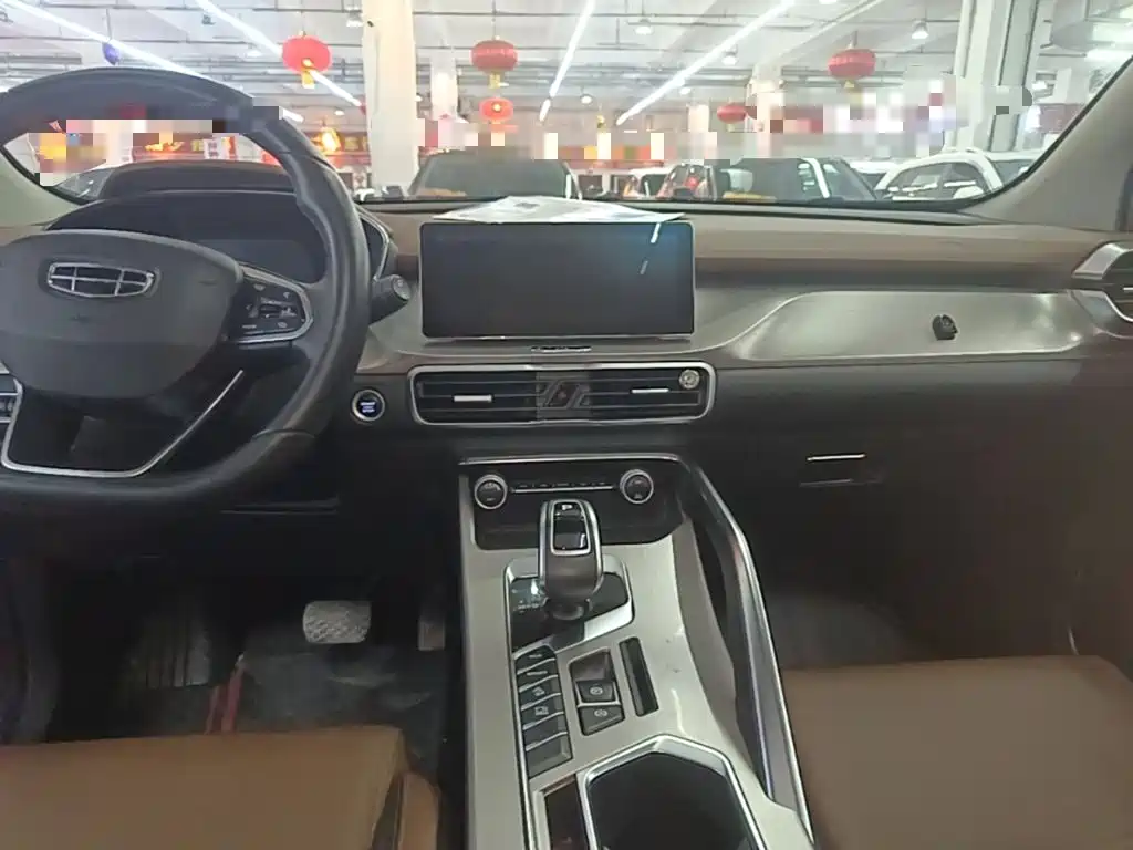 Geely Binyue — миниатюра 13