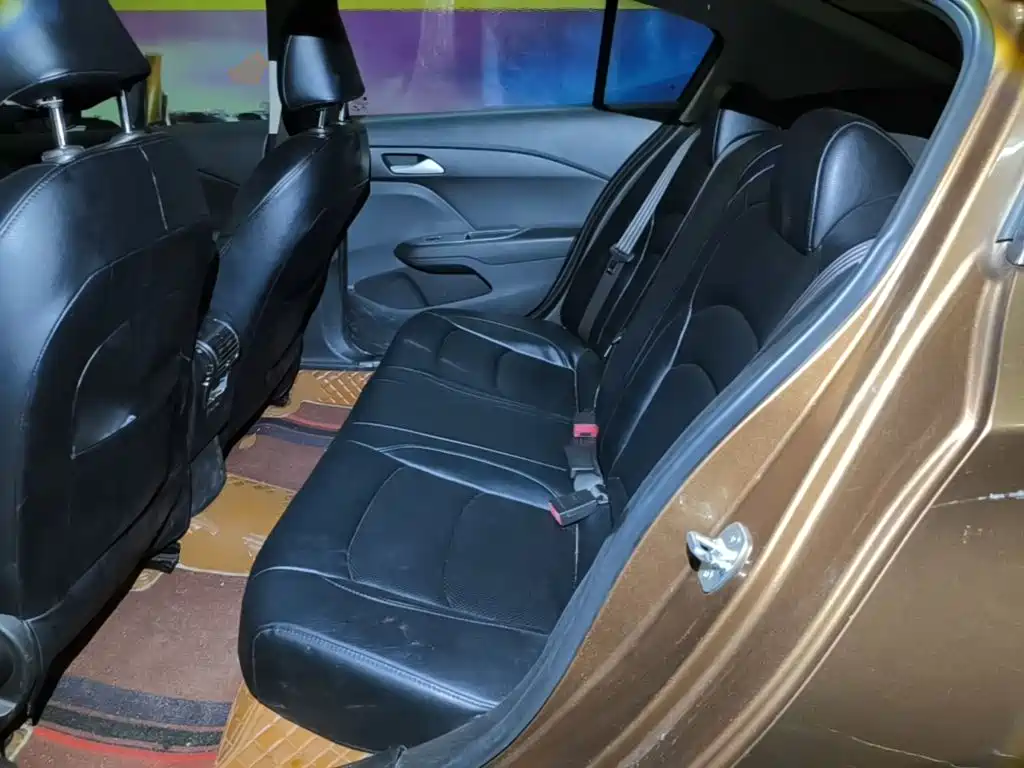 Chevrolet Cavalier — миниатюра 17