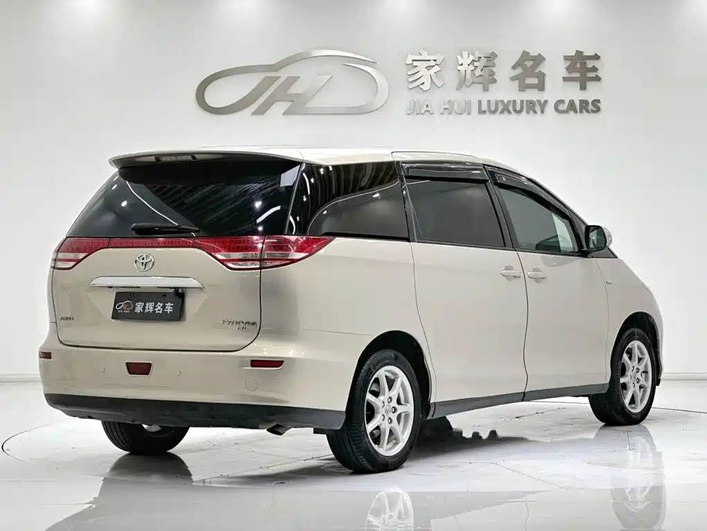 Toyota Previa — миниатюра 7
