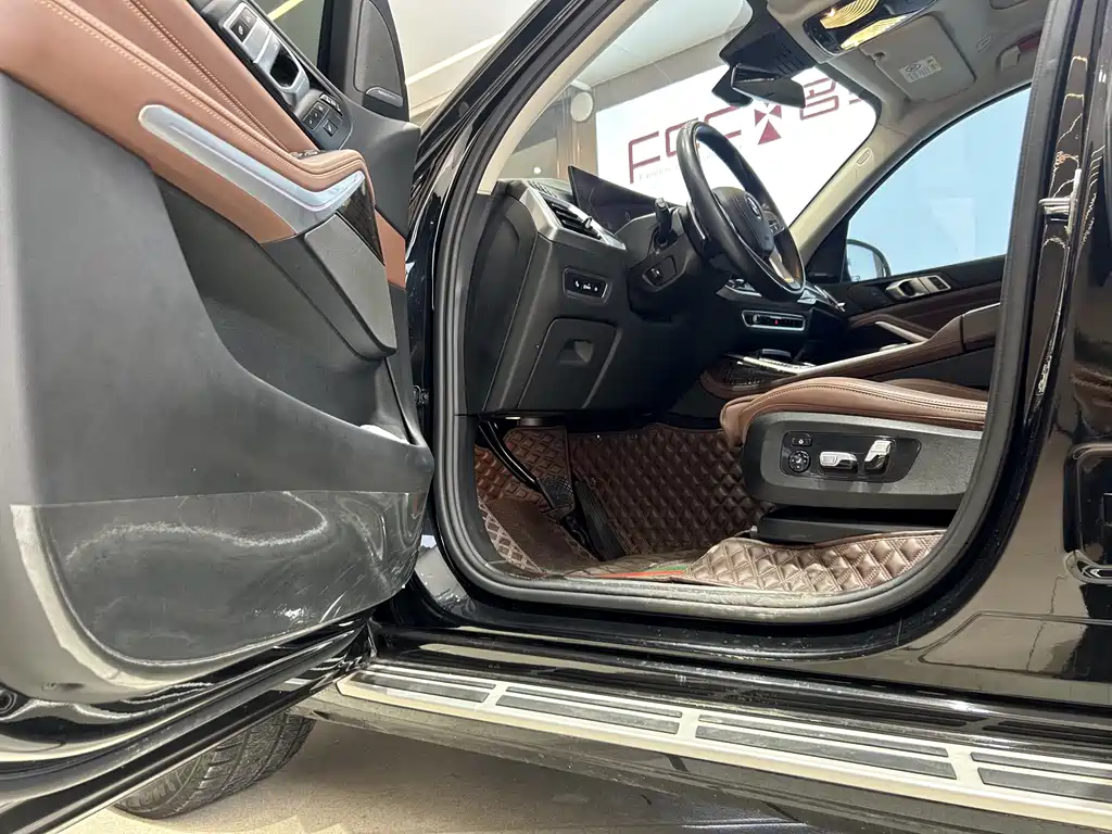 BMW X7 2023 xDrive40i Lead Luxury