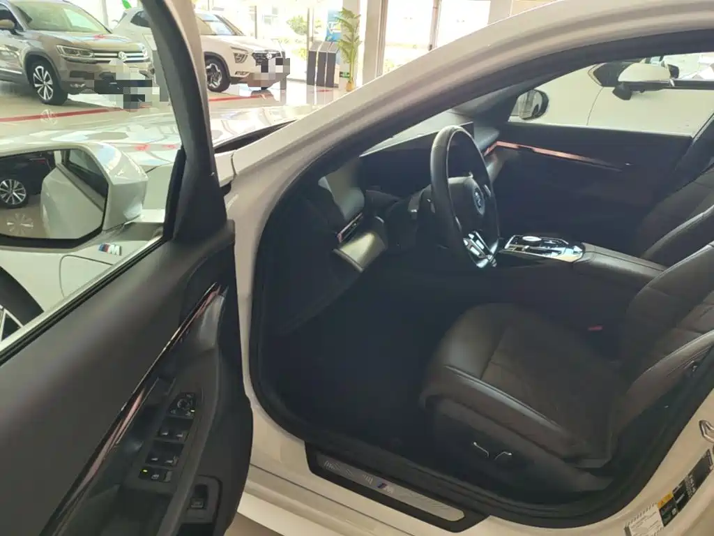 BMW i5 — миниатюра 16