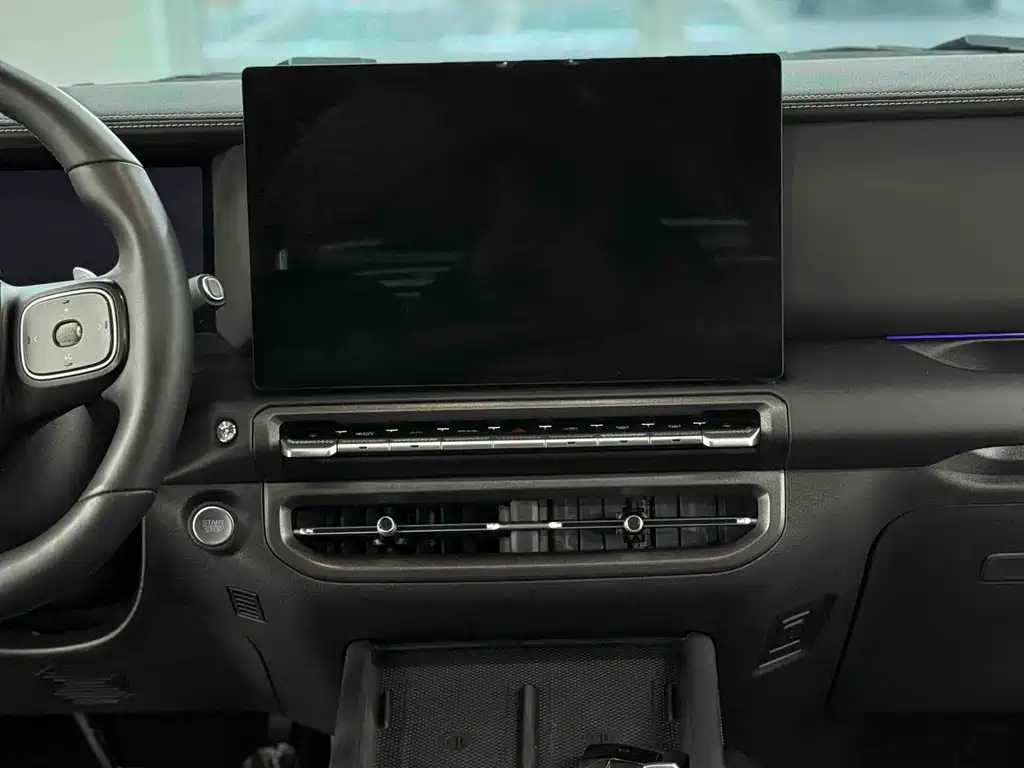 TANK TANK 300 NEW ENERGY