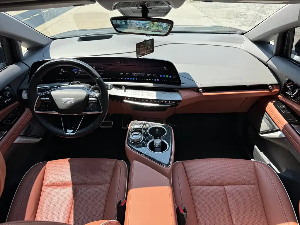 Cadillac IQ — миниатюра 6