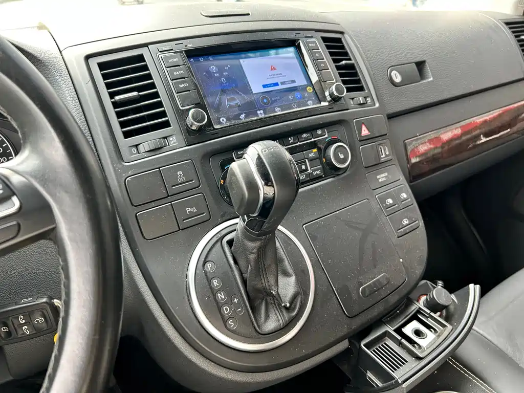 Volkswagen Multivan — миниатюра 13