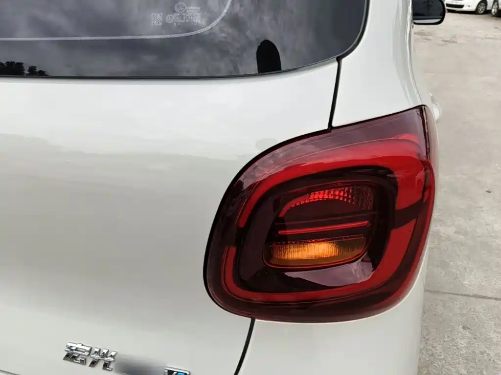 Wuling MINIEV — миниатюра 7