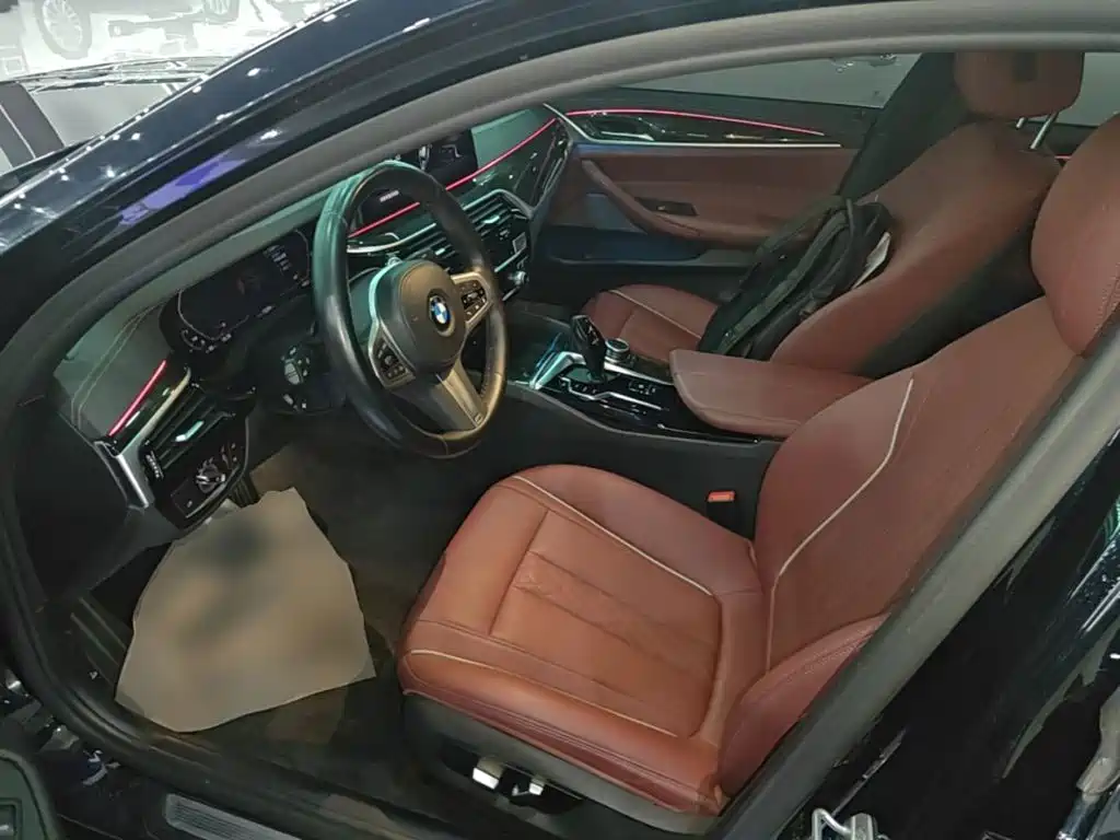 BMW 5 Series — миниатюра 15