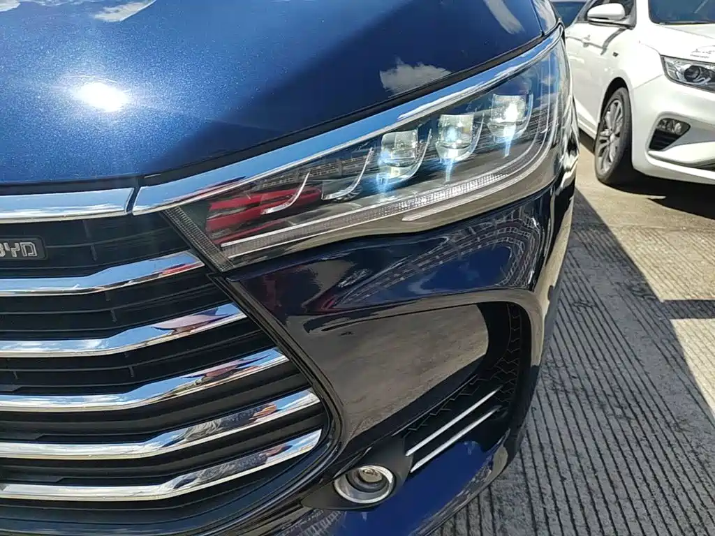 BYD MAX — миниатюра 24
