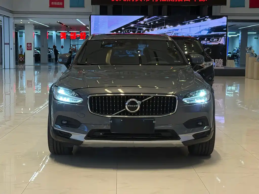 Volvo V90 — миниатюра 2