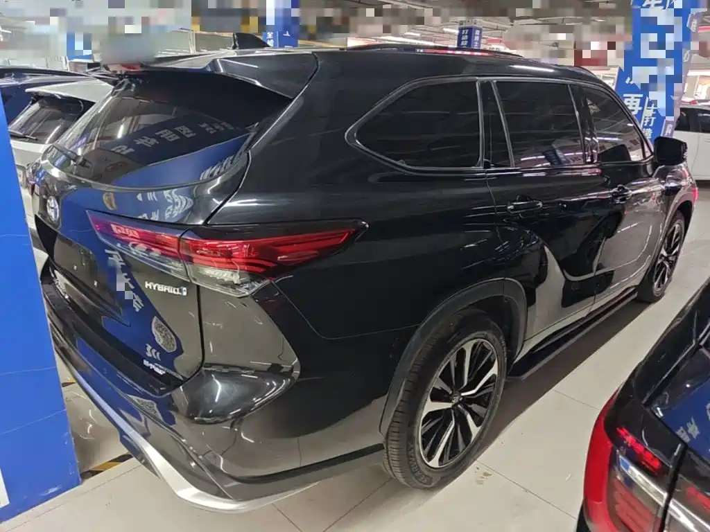 Toyota Crown Kluger — миниатюра 7