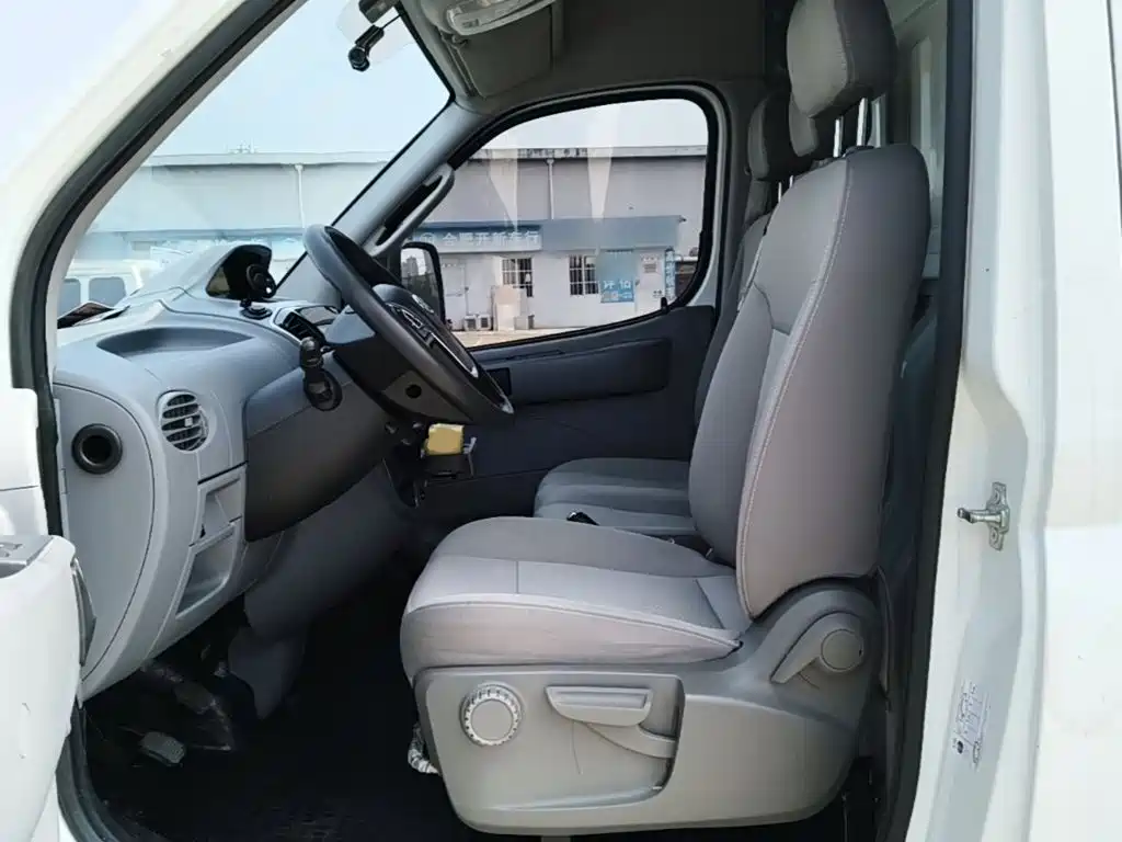 MAXUS V80 — миниатюра 17